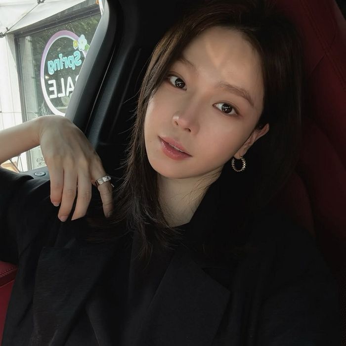‘얼짱’ 출신 지윤미 “유흥업소 출신 루머 허위사실 유포자, 형사 고소했다” [전문]