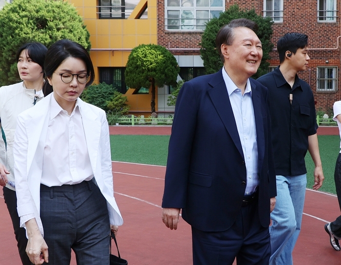 origin_웃으며투표소떠나는윤석열전대통령.jpg