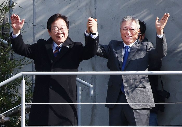 문재인 전 대통령 “이재명 당선은 국민의 위대한 선택... 준엄한 심판의 결과”