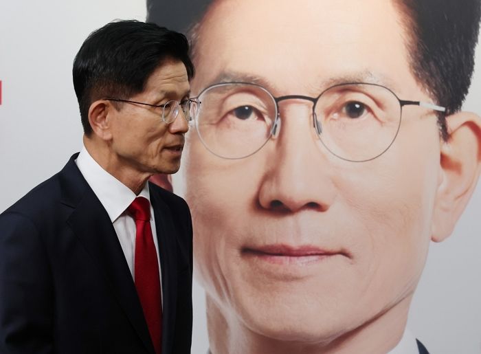 김문수 ‘승복 메시지’에 항의하는 부정선거론자들... “네가뭔데, 불복하라”