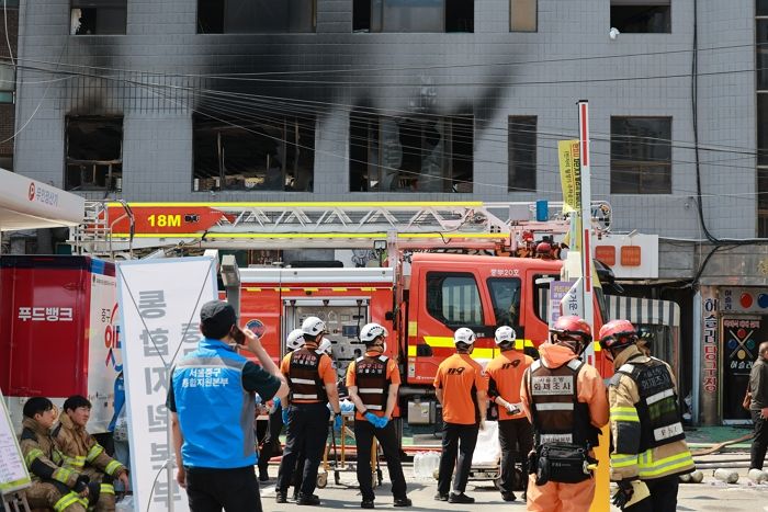 봉제공장 화재, ‘홧김 방화’ 가능성 제기... “직원과 다툰 사장이 시너 뿌리고 불 붙였다”