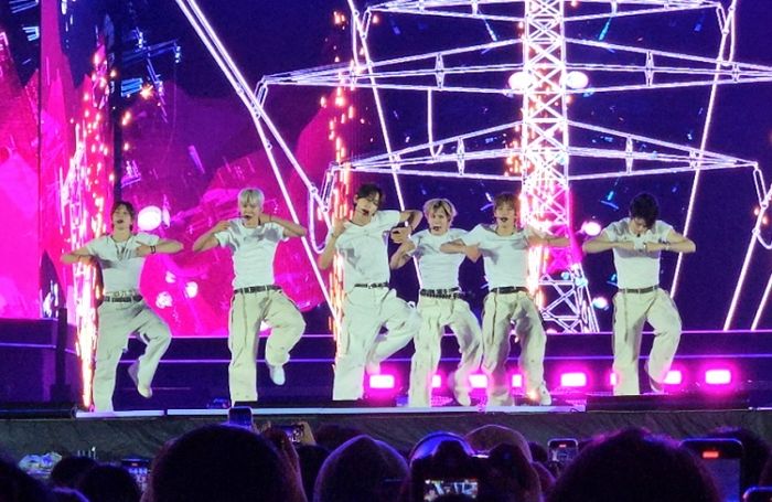 라이즈부터 슈퍼주니어까지... 2만 팬 열광한 ‘2025 SBS MEGA콘서트’ 현장