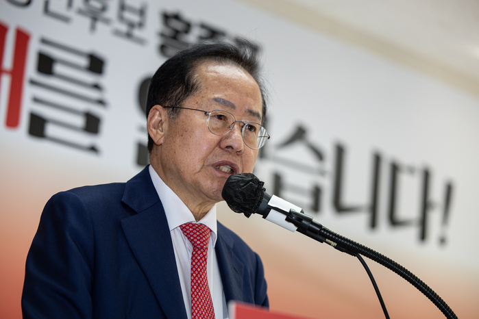origin_홍준표더이상정치안하겠다정계은퇴선언.jpg