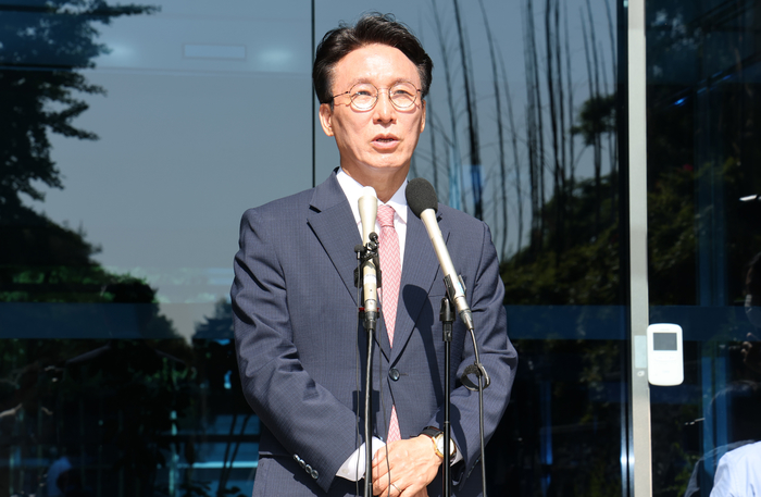 origin_취재진질문에답하는김민석후보자.jpg