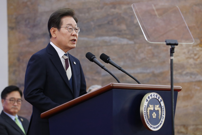 origin_속보李빛나는용기에독재질곡벗어나…민주주의모범국가로.jpg