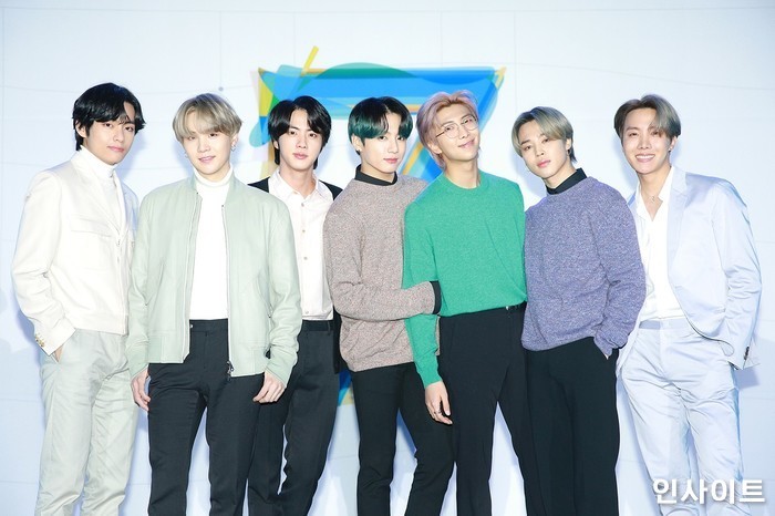‘군필’로 돌아오는 BTS... 완전체 컴백 앞두고 팬 이벤트 잇달아 개최