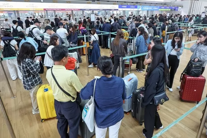 여행객들로 붐비는 인천국제공항 출국장 / 뉴스1