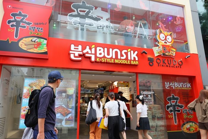 “신라면 먹으러 일본을?!” 농심, 하라주쿠에 ‘신라면 분식’ 아시아 첫 매장 오픈