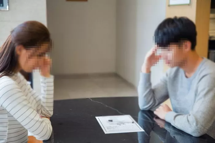 연애 때부터 '더치페이'만 고수하던 남편은 결국 아내에게 '이혼'을 당했다