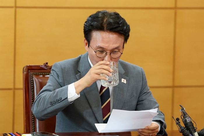 origin_물마시는김민석총리후보자.jpg