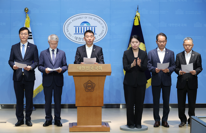 origin_민주검찰개혁법안발의기자회견.jpg
