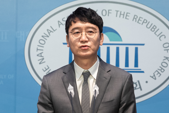 김웅 전 의원 “검찰, 조국 딸은 기소하고 김건희는 출장조사해 위기 자초”