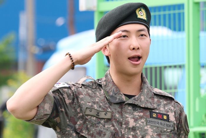 오늘(13일)데뷔 12주년 맞이한 방탄소년단... 리더 RM “저희 한 번 더 잘해보겠다”
