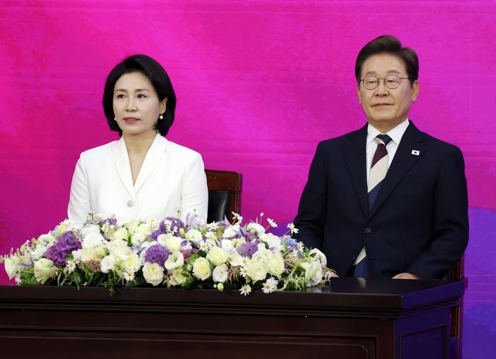 이 대통령 장남, 오늘(14일) 서울서 비공개 결혼식... 초대받은 하객들 봤더니