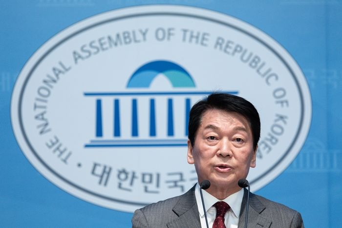 안철수, ‘뇌 건강 이상설’ 제기한 김어준 등 고발... “허위사실 유포”