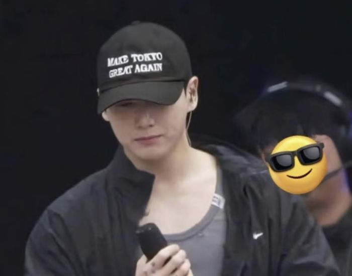 ‘우익 모자’ 착용해 논란 빚은 ‘BTS’ 정국, 즉각 폐기했지만 씁쓸한 ‘품절 대란’ 이어져