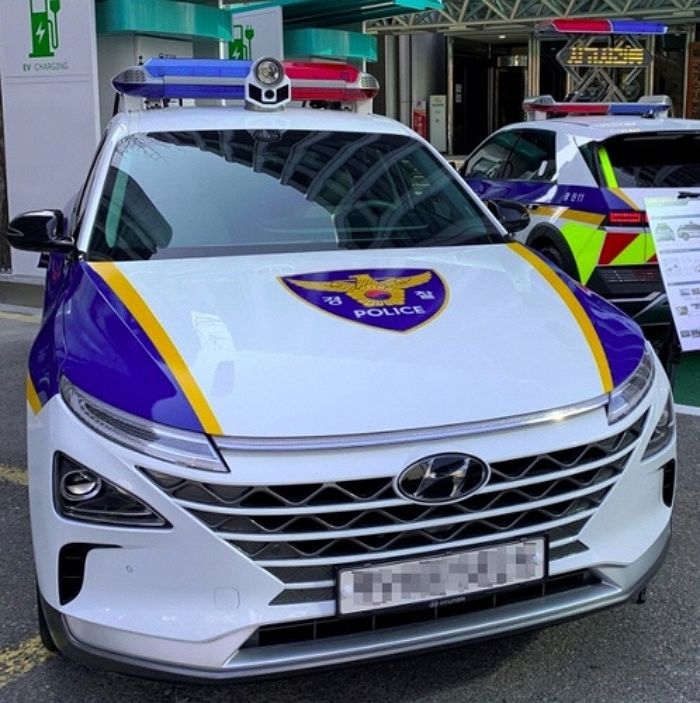 전국에 배치된 신형 순찰차, 경광등·무전기 없는 ‘깡통’이었다