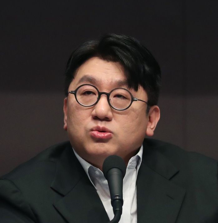 검찰, ‘사기적 부정거래’ 혐의 하이브 방시혁 의장 압수수색 영장 반려