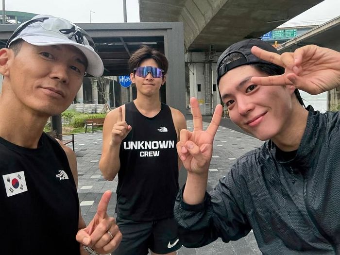 오늘(16일) 32살 생일 맞은 박보검, 션·이시우 만났다... “가볍게 8.15km”