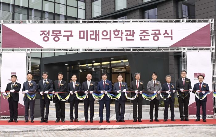 정몽구 명예회장이 기부한 100억, 드디어 결실 맺었다... 국내 첫 민간 ‘백신개발센터’ 준공
