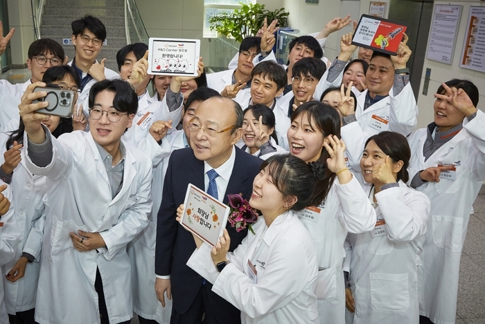 “기술보다 중요한 건 안전”... 김승연 회장, 한화토탈에너지스 대산공장서 전한 메시지