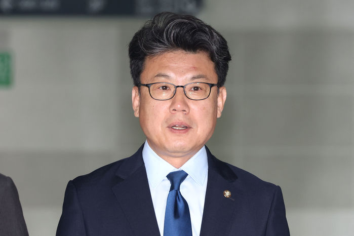 與 “추경 1·2차 합쳐 35조 근접...민생회복지원금 전국민 지급 원칙”