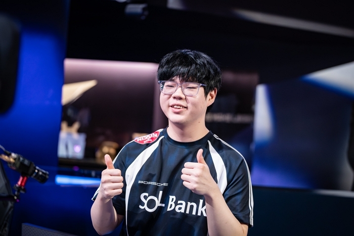 ‘베트남 출신’ 첫 LCK 선수 쩐바오민, 고향에서 한국 관광 홍보 나선다