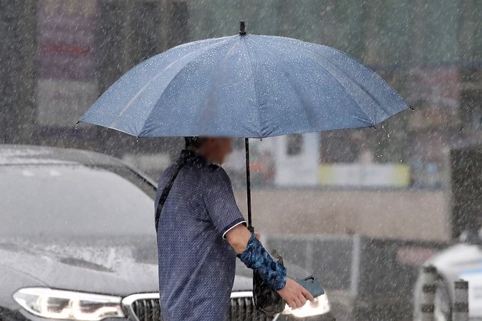 전국 장마 시작됐다... 시간당 최대 50mm ‘극한 호우’ 예보