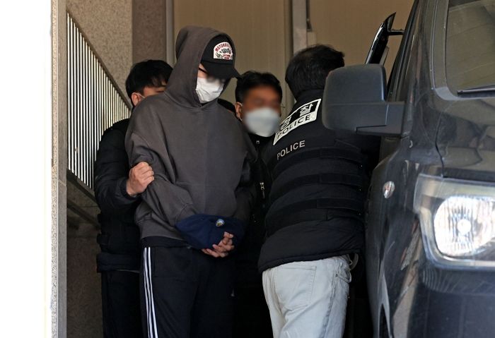 서부지법 폭동서 소화기로 유리창 깬 ‘녹색점퍼남’의 최후