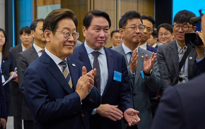 울산 AI 데이터센터 방문한 李대통령... “대한민국 성장 꽃 피울 출발점”