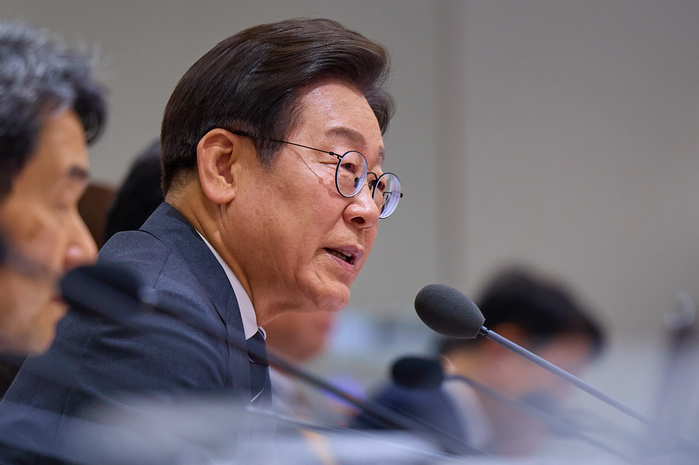 origin_국무회의주재하는李대통령.jpg