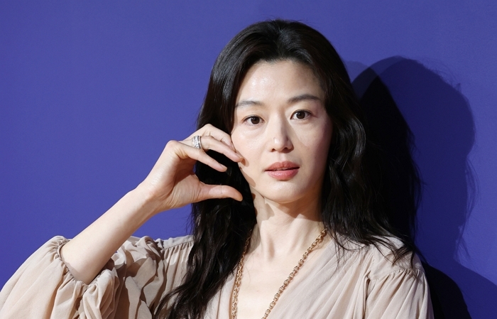 볼하트하는전지현.jpg