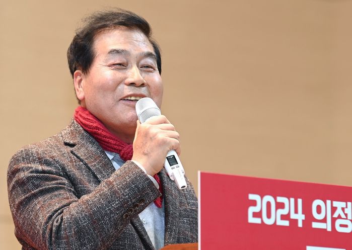 “내 축사 빼먹었어?”... 공무원에 욕설하고 뺨 때린 시의원이 받은 징계 수준