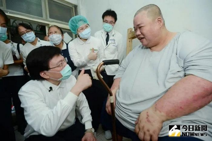 280kg까지 쪄 6년간 외출도 못했던 남성... 무려 80kg 빼고 인생역전한 근황