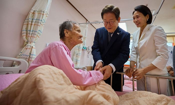 이재명, 소록도병원 방문... “대통령 모시고 다시 올게요” 약속 지킨 김혜경 여사