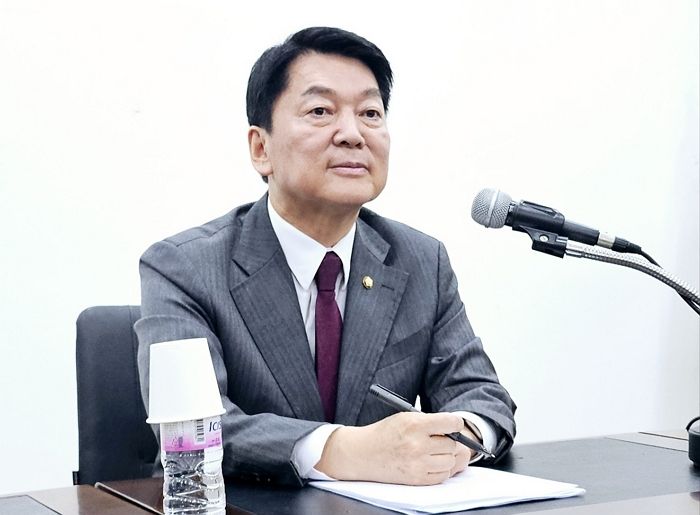 국민의힘 안철수 “집단지도체제는 ‘한 발자국’도 못 움직이는 변종 ‘히드라”