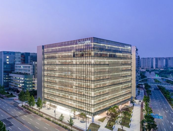 조현범 회장, ‘디지털 혁신’ 가속화... 한국앤컴퍼니그룹, 사내 AI 서비스 고도화