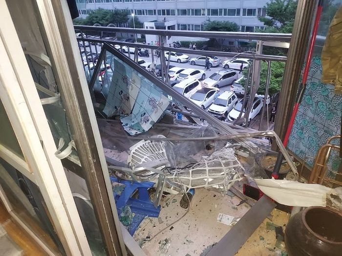 전북 익산 아파트서 ‘에어컨 실외기’ 폭발 사고... 거주하던 외국인 7명 행방 묘연
