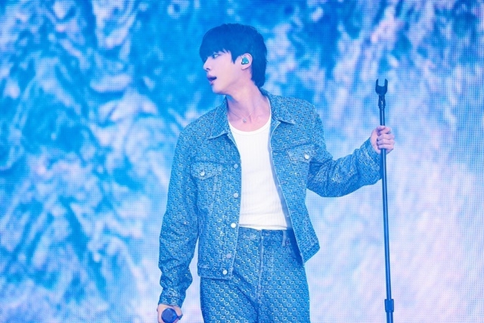 origin_아미없으면안돼…작정하고준비한참여형팬콘달려라석진N리뷰.jpg