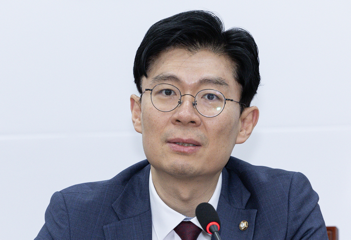 origin_조정훈위원장전략기획특별위발언.jpg