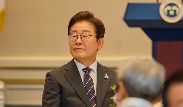 origin_李대통령부부호국보훈의달대통령의초대행사참석.jpg