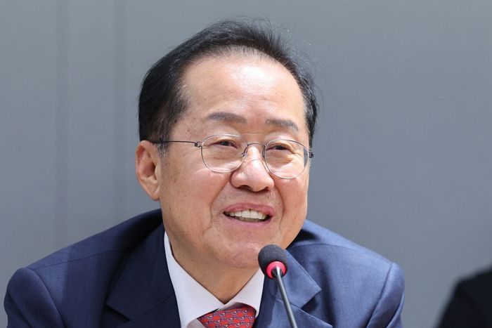 ‘정계 은퇴’ 홍준표, 복귀 시사?... “아무리 혐오스러워도 정치 떠나 살수 없다”