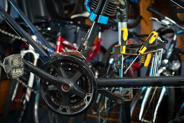 자전거 점검비 5000원에 격분한 아빠가 어린 아들 앞에서 내뱉은 ‘폭언’ 수준