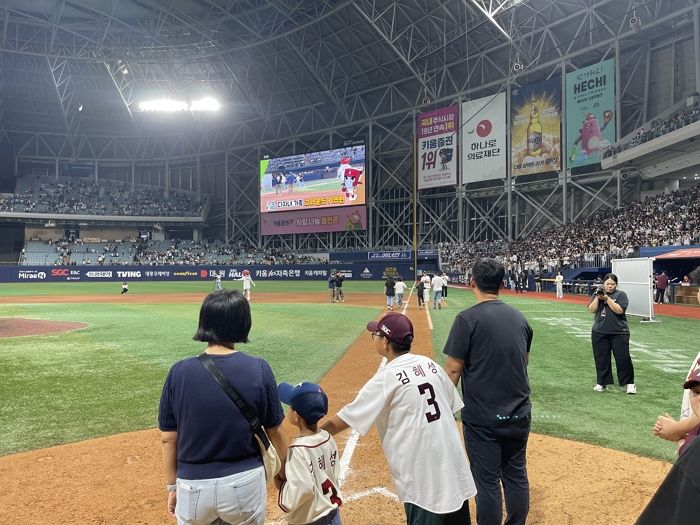 “가족과 야구·축구 보세요”... 서울시, 다자녀가정 프로야구·축구 관람 최대 ‘반값’ 할인