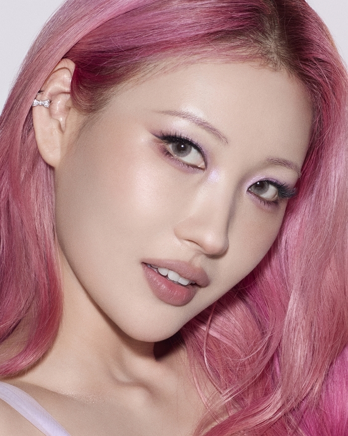 [보도자료] 샬롯틸버리, 서머 메이크업 룩_쿨링 라벤더.jpg