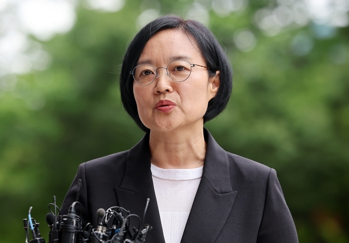 origin_취재진질문에답변하는한성숙중기부장관후보자.jpg