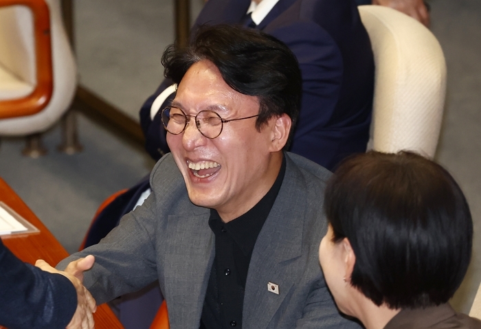 origin_밝은표정의김민석국무총리후보자.jpg