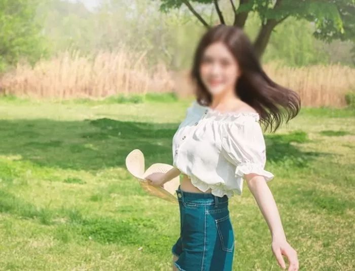 “언니 나이에 ‘크롭티’ 안 불편해요?”... 20대 후배에게 지적받은 30대 여성