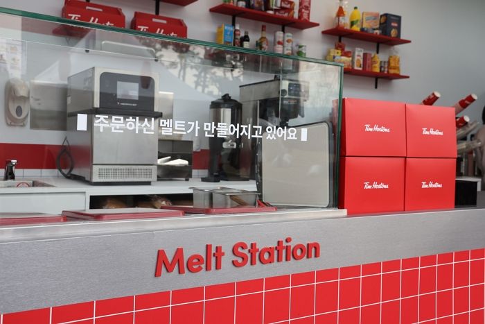 ‘보이는 주방’ 전략 통했다... 팀홀튼, 잠실 팝업스토어 ‘팀스키친’ 오픈 100일 성과