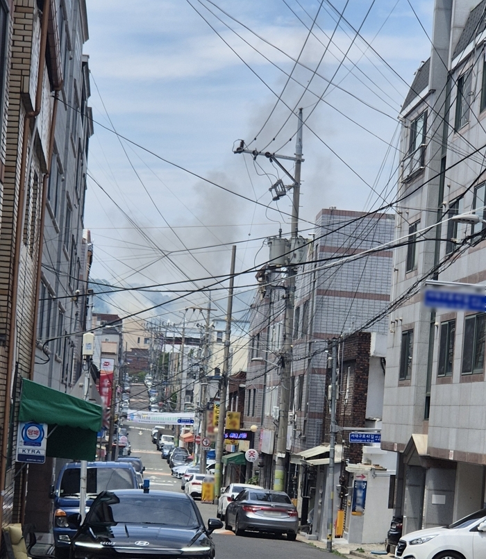 origin_대구서구이현동물류창고서불…1시간만에진화 (1).jpg